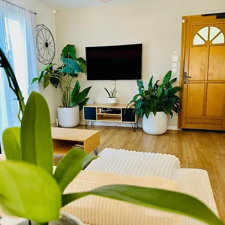 Avec Piscine Proche De La