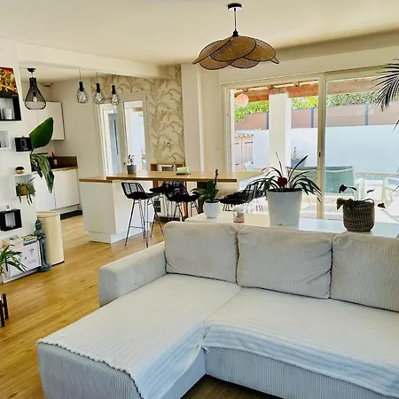 Avec Piscine Proche De La Perols