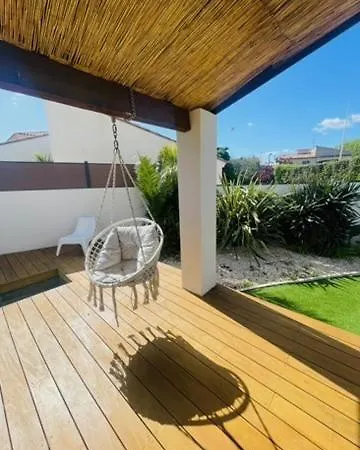 Holiday home Avec Piscine Proche De La