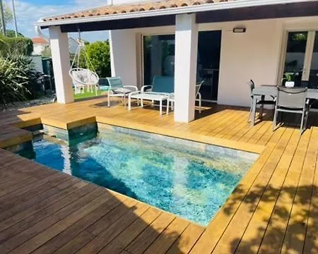 Avec Piscine Proche De La